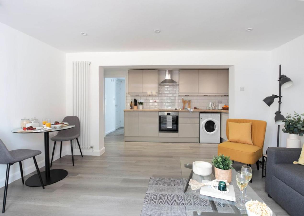 The White House Flat By Select Sa Reading Exterior photo