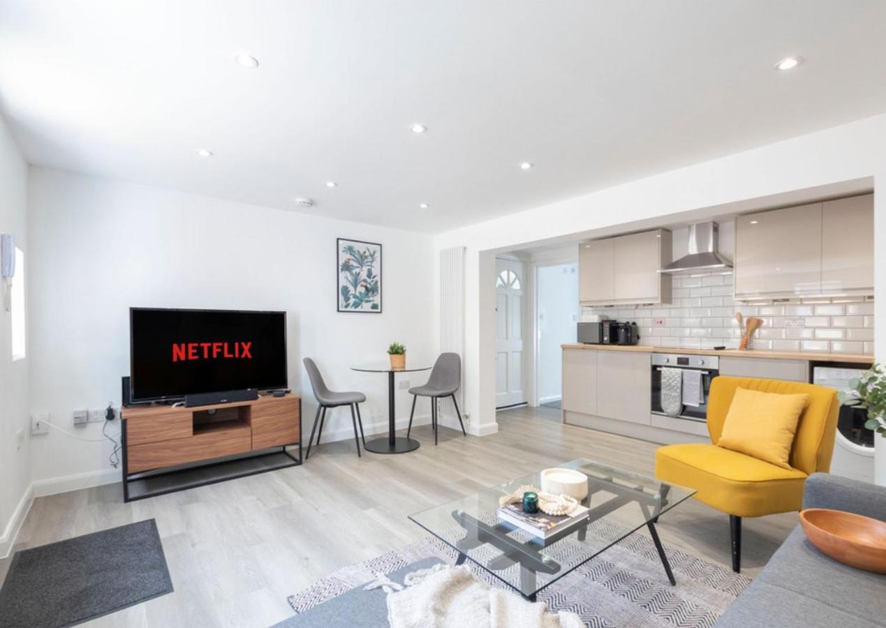 The White House Flat By Select Sa Reading Exterior photo