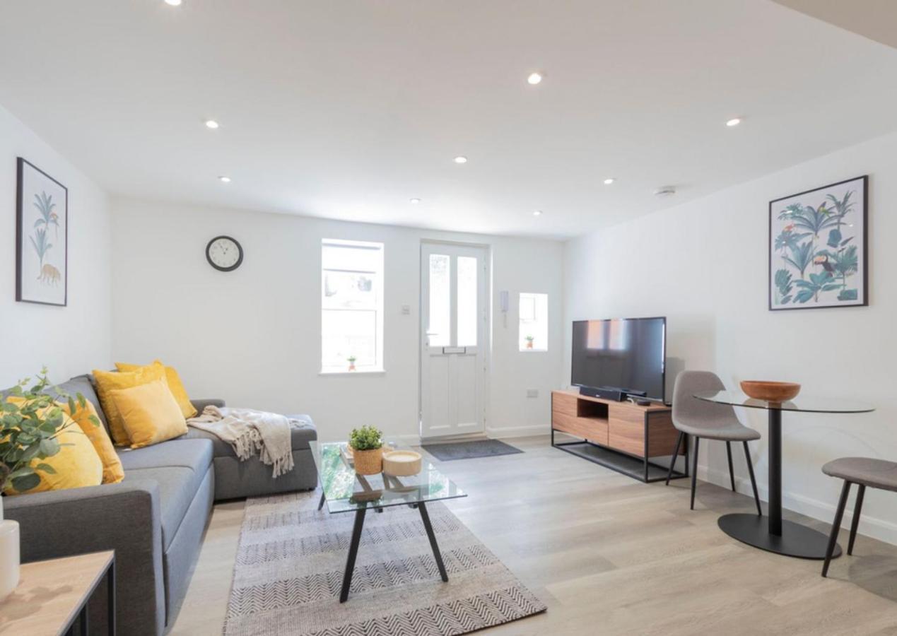 The White House Flat By Select Sa Reading Exterior photo